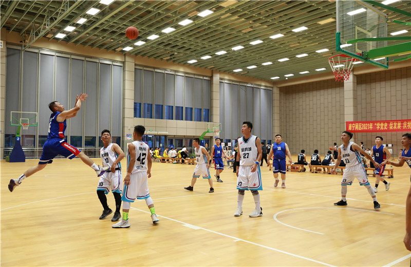 2021年6月，第七届“安全杯”篮球联赛在中天八建内部展开，精准的投篮、焦灼的对抗，披上战服，用热情战胜酷暑，用实力征服中天同仁！