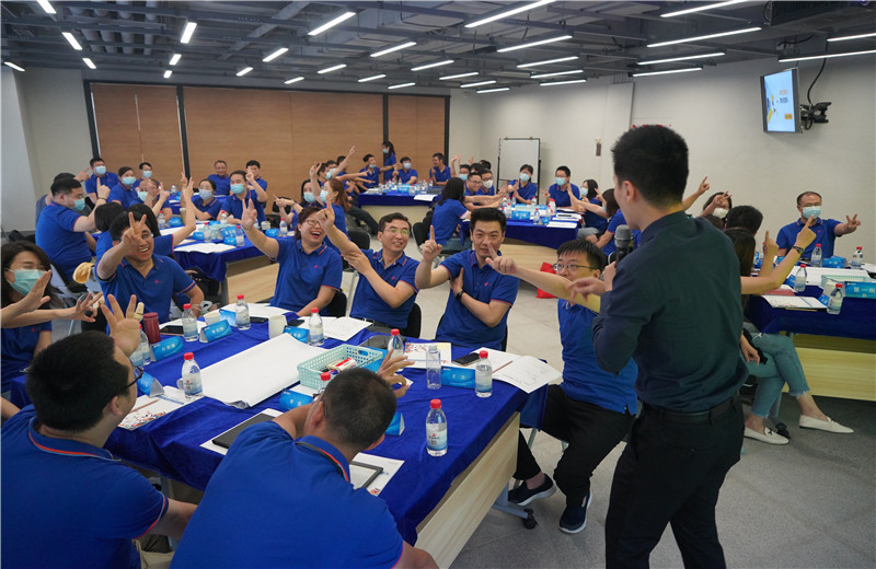 2021年8月7日，中怡设计召开“转变角色，带好团队”2021年夏季主管骨干管理培训。