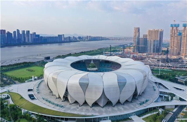 杭州日报专版——《铭刻时代印记：从杭州亚运“大莲花” ，看中天的“每建必优”》